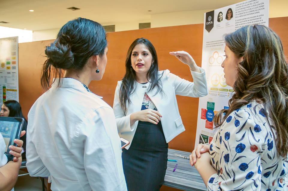 47 nuevos proyectos entregan estudiantes a la sociedad FCSH