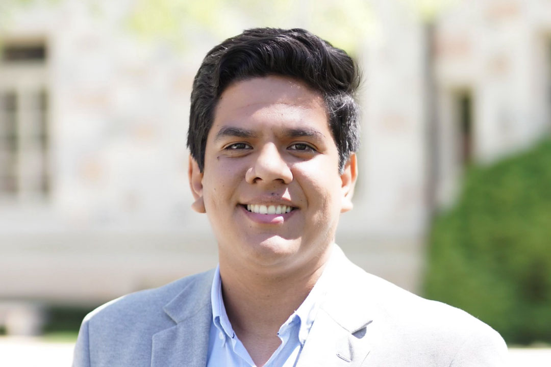 Marcelo Ortíz, graduado de la carrera de Economía trabaja en Amazon